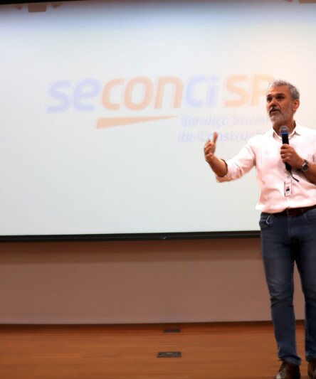 Gianfranco Pampalon em palestra para a Controller BMS